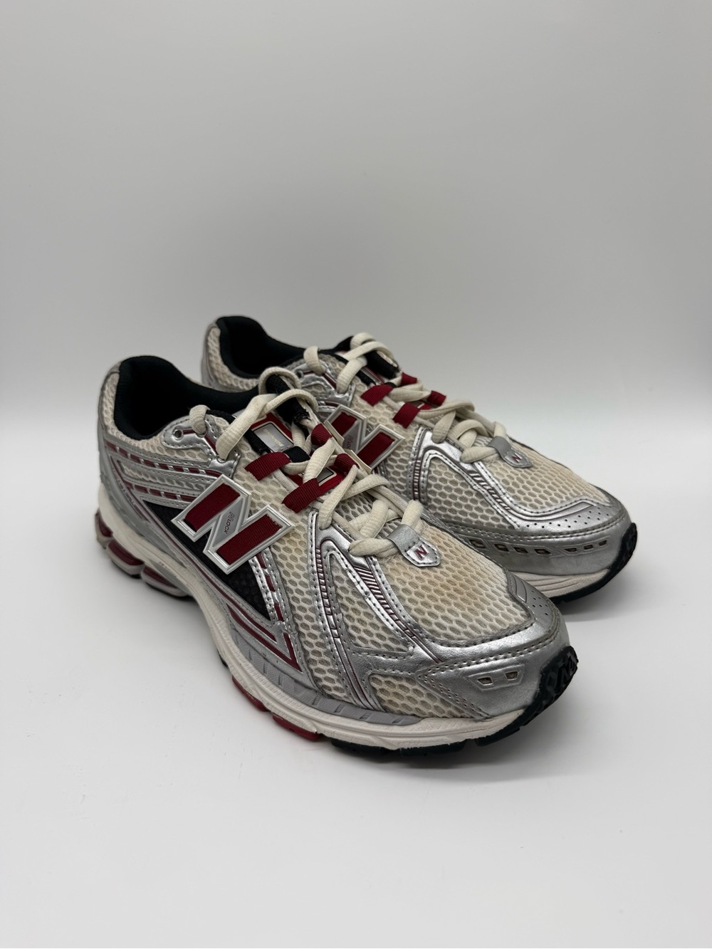 NB 1906R silver classic crimson